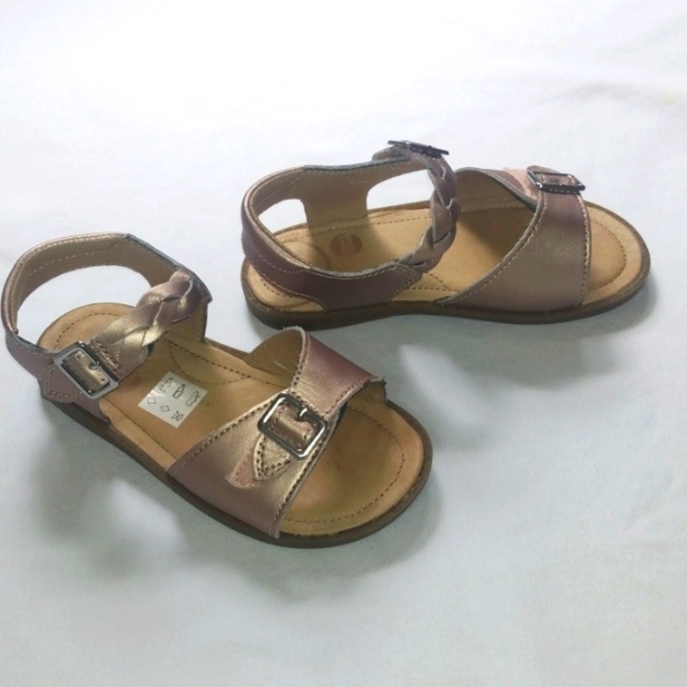 Stride Rite Little Girl's Rosegold, Braided Strap Sandals. Size 91/2 wide.